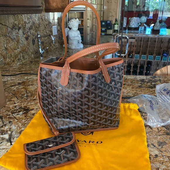 goyard anjou mini size